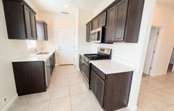 509 Sandtrap Lane, Lemoore, CA 93245