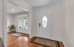 17 Pelham Road, Lancaster, NY 14086