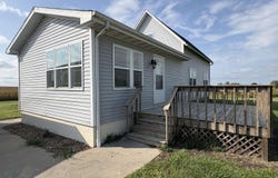 18397 215Th Avenue, Centerville, IA 52544