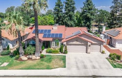 923 Oak Avenue, Clovis, CA 93611