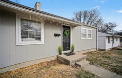 3145 Hawthorne Drive, St Joseph, MO 64501