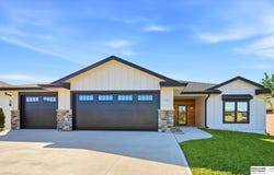 110 Firethorn Drive, Treynor, IA 51575