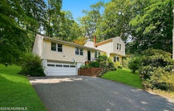 76 Long Hill Road, Gillette, NJ 07933