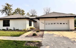 106 Carroll St, Sanborn, IA 51248