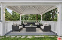 5220 Melvin Ave, Tarzana, CA 91356
