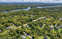 41 Haunted Circle, Athens, NY 12015
