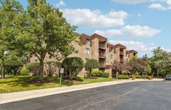 2100 Valencia Drive, Northbrook, IL 60062