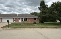 108 Chief St, Cherokee, IA 51012