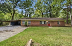 556 Flowers dr., LAUREL, MS 39440