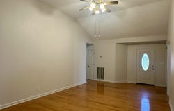 130 GLEN Dr, Selmer, TN 38375-2355