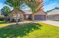 2802 Roset Lane, Bryant, AR 72022