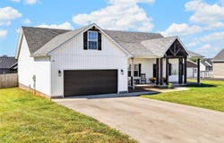 112 McCutchen Court, Auburn, KY 42206