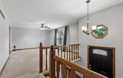 807 E Summit Street, Smithville, MO 64089
