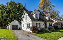 114 S PENN Street, MANHEIM, PA 17545