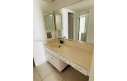5701 Collins Ave, Miami Beach, FL 33140