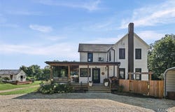 26066 Elsah Hills Drive, Dow, IL 62022