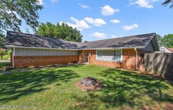 140 Trimble Street, Pearl, MS 39208