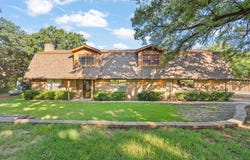 7 Fox Hollow Road, Joshua, TX 76058