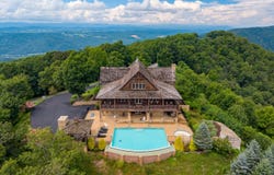 White Rock Trail, Caldwell, WV 24925