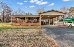 2830 E Wood St, PARIS, TN 38242