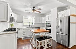 70 Pine St, Chicopee, MA 01020