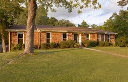 222 Roxie Dr, Florence, AL 35633