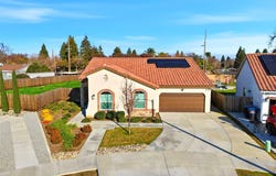 3646 E Meadow Court, Visalia, CA 93292