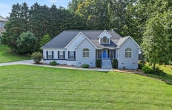 3223 Topside Drive, Kodak, TN 37764