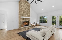 55 Lake Bend Drive, Winfield, MO 63389