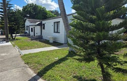 1102 NW 103rd St, Miami, FL 33150