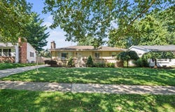 1399 Clover Crest NW, Grand Rapids, MI 49504
