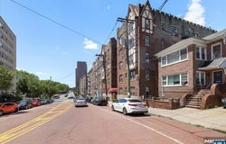6015 E Blvd, West New York, NJ 07093
