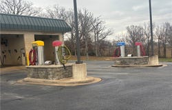 320 N Main Street, Laurie, MO 65037