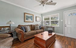 121 Roberts Circle, Ocean Springs, MS 39564