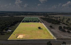 169 FM 712, Lott, TX 76656