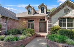 13650 Karah Ln, Lindale, TX 75771