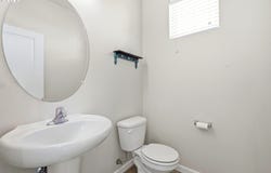 904 BEAR CREEK Dr, Molalla, OR 97038