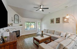 113 Hanstrom Dr, Hutto, TX 78634