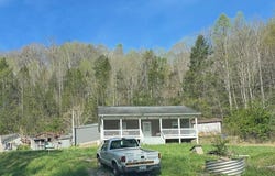 725 Saul Mudlick Br, Buckhorn, KY 41721