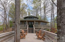39 Tatham Road, Hendersonville, NC 28792