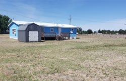 1011 E Beeson Road, Dodge City, KS 67801