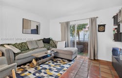 6705 N Kendall Dr, Pinecrest, FL 33156