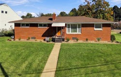 1423 Forrest Drive, Barberton, OH 44203