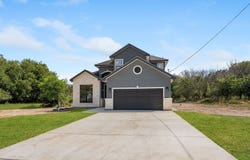 8228 Utopia Blvd, Selma, TX 78154