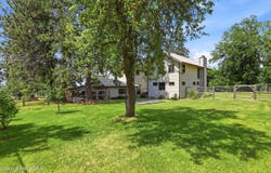 1542 Peninsula Rd, Hope, ID 83836