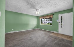 221 Ivanhoe Way, Bloomington, IL 61701