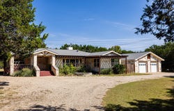 1121 Monroe Dr, Kerrville, TX 78028