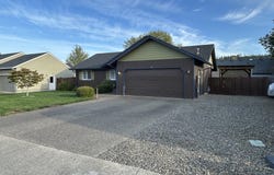 1202 E SECOND Ave, Sutherlin, OR 97479