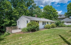 42 Iowa St, Worcester, MA 01602