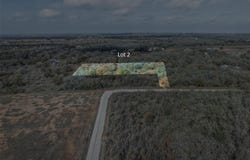 1050 Bugtussle Ln, Luling, TX 78648